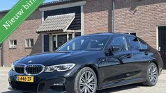 Zwart Gebruikt 2021 BMW 320 Executive Sedan | € 35.950 (Eerlijke prijs)