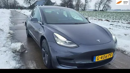 Gebruikt 2019 Tesla Model 3 Standard Range Sedan | € 18.750 (Eerlijke prijs)