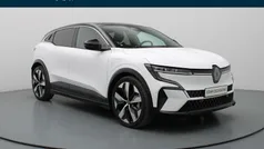 Wit metallic Gebruikt 2023 Renault Mégane Techno Hatchback | € 30.490 (Eerlijke prijs)