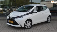 Wit Gebruikt 2018 Toyota Aygo X-play Hatchback | € 9.750 (Eerlijke prijs)