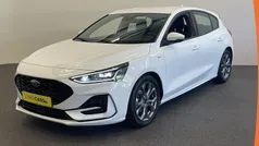 Wit Gebruikt 2023 Ford Focus ST-Line Hatchback | € 24.890 (Eerlijke prijs)