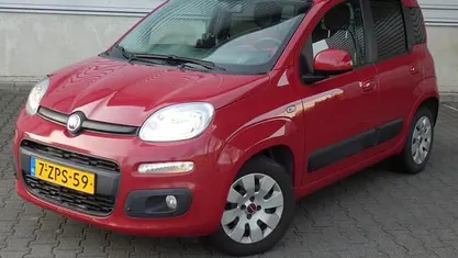 Occasion Fiat Panda Lounge 60 PK (44 kW) 2015 Rood Hatchback