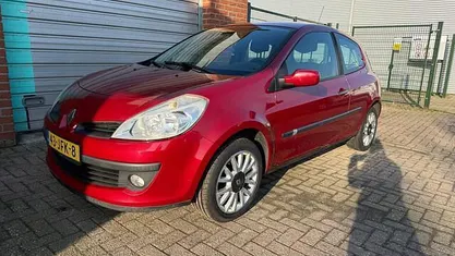 Occasion 2009 Renault Clio R.S. Collection Hatchback | € 2.250 (Eerlijke prijs)