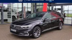 Zwart Gebruikt 2022 VW Passat Business Stationwagen | € 26.950 (Eerlijke prijs)