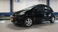 Zwart Gebruikt 2012 Toyota Aygo Hatchback | € 3.950 (Eerlijke prijs)