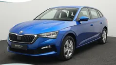Blauw, metallic lak Gebruikt 2023 Skoda Scala Ambition Hatchback | € 18.850 (Eerlijke prijs)