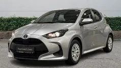 Zilver Gebruikt 2023 Toyota Yaris Sedan | € 20.450 (Eerlijke prijs)