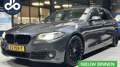 Grijs (metallic) Gebruikt 2016 BMW 520 Luxury Line Stationwagen | € 16.934 (Eerlijke prijs)
