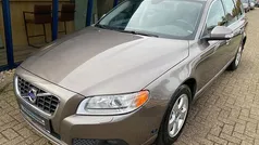 Grijs Gebruikt 2009 Volvo V70 Momentum Stationwagen | € 18.945