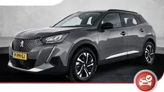 Grijs, metallic lak Gebruikt 2022 Peugeot 2008 Allure SUV | € 22.925 (Eerlijke prijs)