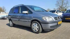 Grijs metallic Gebruikt 2004 Opel Zafira Comfort MPV | € 1.245