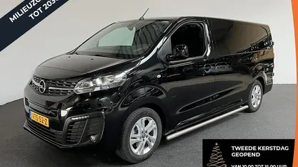 Zwart Gebruikt 2023 Opel Vivaro-e Combi Edition Van | € 31.885 (Eerlijke prijs)