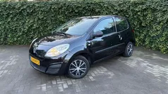Zwart Gebruikt 2009 Renault Twingo Authentique Hatchback | € 3.390 (Eerlijke prijs)