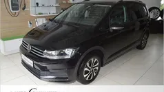 Zwart Gebruikt 2022 VW Touran Active MPV | € 35.633 (Eerlijke prijs)