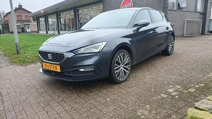 Grijs (metallic) Occasion 2020 Seat Leon Business Hatchback | € 19.950 (Eerlijke prijs)