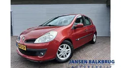 Rood Gebruikt 2007 Renault Clio II Dynamique Hatchback | € 995 (Super prijs)