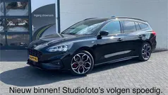 Zwart, metallic lak Gebruikt 2020 Ford Focus Business Edition Stationwagen | € 19.990 (Eerlijke prijs)