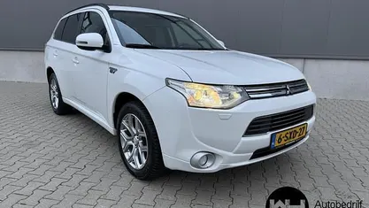 Wit Occasion 2013 Mitsubishi Outlander Instyle SUV | € 10.945 (Eerlijke prijs)