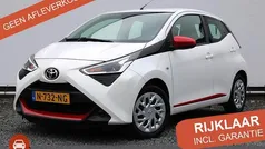 Wit Gebruikt 2022 Toyota Aygo X-play Hatchback | € 15.950 (Super prijs)