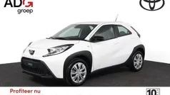 Gebruikt 2025 Toyota Aygo Play Hatchback | € 19.995 (Eerlijke prijs)