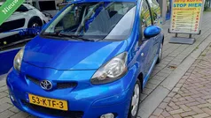 Blauw Gebruikt 2010 Toyota Aygo Hatchback | € 2.745 (Eerlijke prijs)