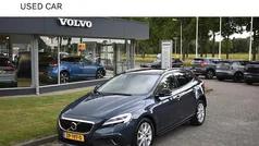Blauw Gebruikt 2019 Volvo V40 CC Stationwagen | € 20.900 (Eerlijke prijs)