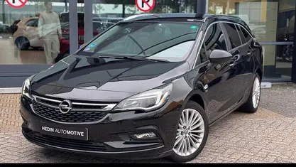 Zwart Gebruikt 2019 Opel Astra Edition Stationwagen | € 13.440 (Eerlijke prijs)