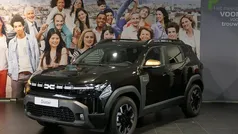 Gebruikt 2025 Dacia Duster Journey SUV | € 32.595 (Eerlijke prijs)