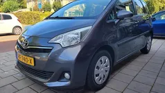 Grijs Gebruikt 2013 Toyota Verso-S MPV | € 8.250 (Super prijs)