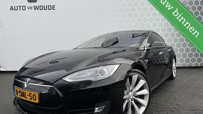 Zwart (metallic) Gebruikt 2013 Tesla Model S Performance Hatchback | € 15.950 (Eerlijke prijs)