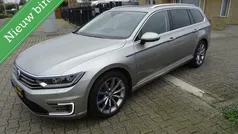 Grijs Gebruikt 2016 VW Passat Highline Stationwagen | € 17.950 (Eerlijke prijs)
