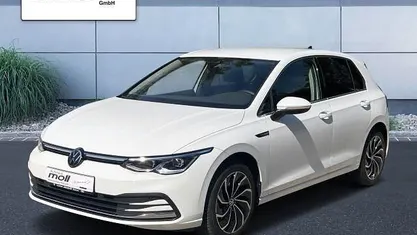 Occasion 2023 VW Golf VIII Style Hatchback | € 33.943 (Eerlijke prijs)