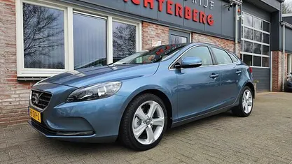 Occasion 2013 Volvo V40 Momentum Hatchback | € 8.950 (Eerlijke prijs)