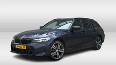Blauw Gebruikt 2023 BMW 320e M Sport Stationwagen | € 39.950 (Eerlijke prijs)