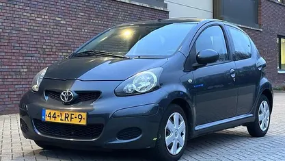 Occasion Toyota Aygo Comfort 68 PK (50 kW) 2010 Grijs Hatchback