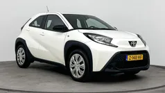 Wit Gebruikt 2024 Toyota Aygo Play Hatchback | € 18.499 (Eerlijke prijs)