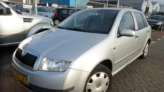 Grijs Gebruikt 2002 Skoda Fabia Comfort Hatchback | € 1.749 (Eerlijke prijs)