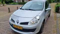 Grijs Gebruikt 2007 Renault Clio II Expression Hatchback | € 1.699 (Eerlijke prijs)