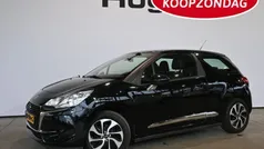 Zwart, metallic lak Gebruikt 2018 DS Automobiles DS3 So Chic Hatchback | € 9.940 (Eerlijke prijs)