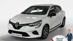 Ijswit 369 Gebruikt 2022 Renault Clio V Equilibre Hatchback | € 15.935 (Eerlijke prijs)