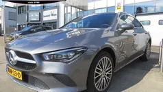Grijs Gebruikt 2022 Mercedes CLA250e Luxury Sedan | € 35.900 (Goede deal)