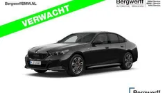 Gebruikt 2025 BMW 550e M Sport Sedan | € 89.875 (Eerlijke prijs)