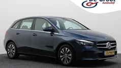 Blauw Gebruikt 2019 Mercedes B180 Business MPV | € 23.950 (Goede deal)