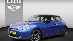 Blauw Nieuw 2025 Mini Cooper Favoured Hatchback | € 35.950 (Eerlijke prijs)