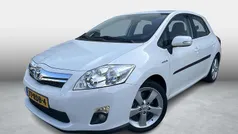 Wit Gebruikt 2011 Toyota Auris Hybrid Executive Hatchback | € 11.999 (Eerlijke prijs)