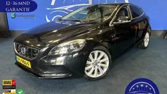 Zwart Gebruikt 2016 Volvo V40 CC Inscription Stationwagen | € 10.899 (Goede deal)