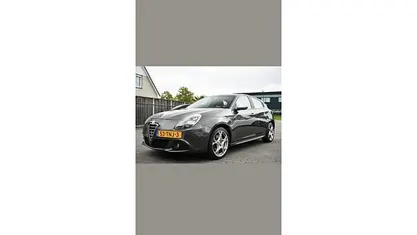 Grijs Gebruikt 2012 Alfa Romeo Giulietta Distinctive Hatchback | € 6.750 (Eerlijke prijs)