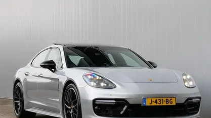 Grijs Gebruikt 2020 Porsche Panamera Edition Sedan | € 73.450 (Eerlijke prijs)