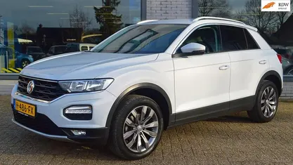 Occasion 2020 VW T-Roc Style SUV | € 19.845 (Eerlijke prijs)