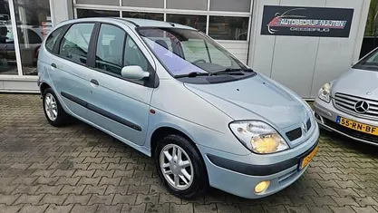 Grijs Gebruikt 2002 Renault Scénic MPV | € 1.650 (Eerlijke prijs)